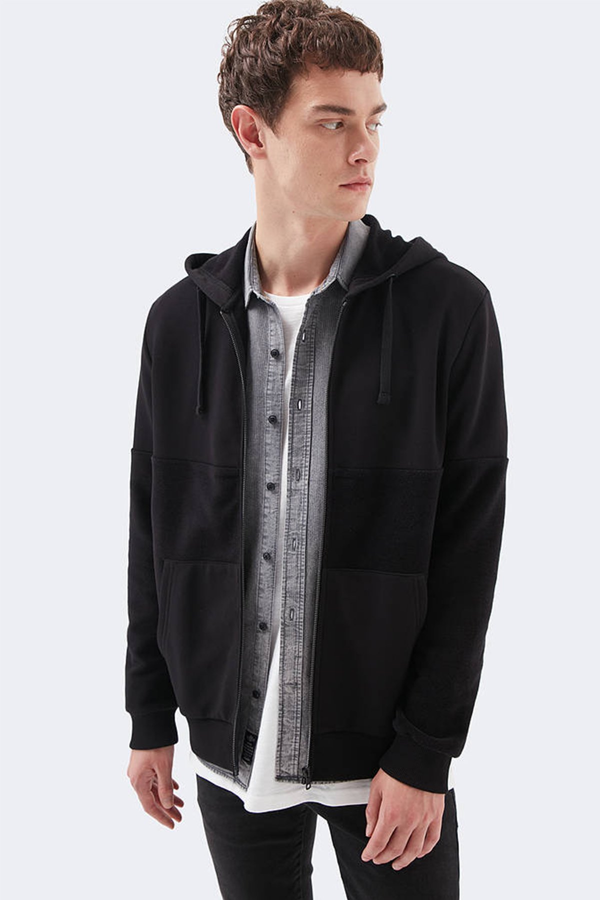 Mavi Erkek Kapusonlu Siyah Sweatshirt 065905 900