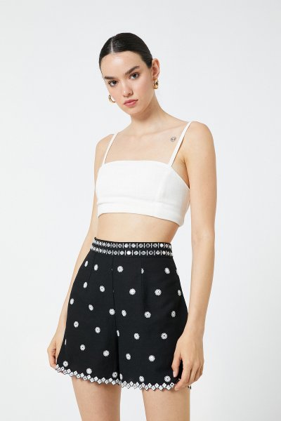 Koton Kadın Bol Paça Etnik İşlemeli Şort 3SAK40200PW