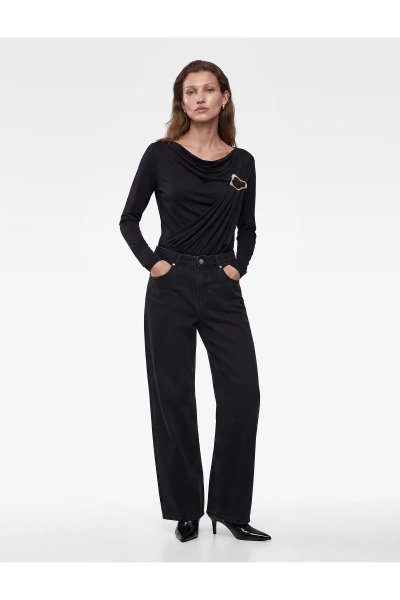 Koton Metal Aksesuarlı Drapeli Slim Fit Degaje Yaka Uzun Kollu Çıtçıtlı Body 7WAK80065UK