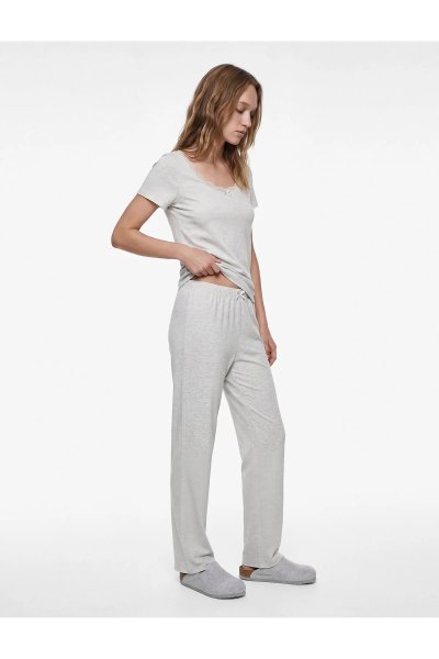 Koton Viskon Slim Fit Kısa Kollu Bisiklet Yaka Tişört Pijama Takımı 6SLK40050MK